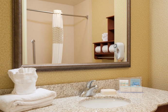 Imagen de la habitación del Hotel Hampton Inn Macomb. Foto 2