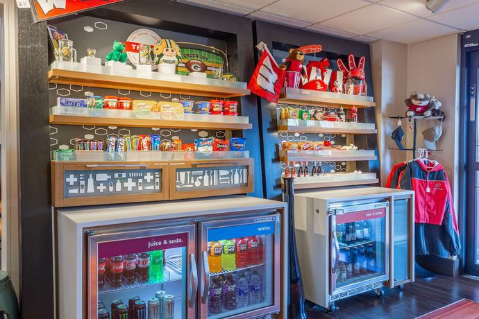 Imagen de los interiores del Hotel Hampton Inn Madison East Towne Mall Area. Foto 17