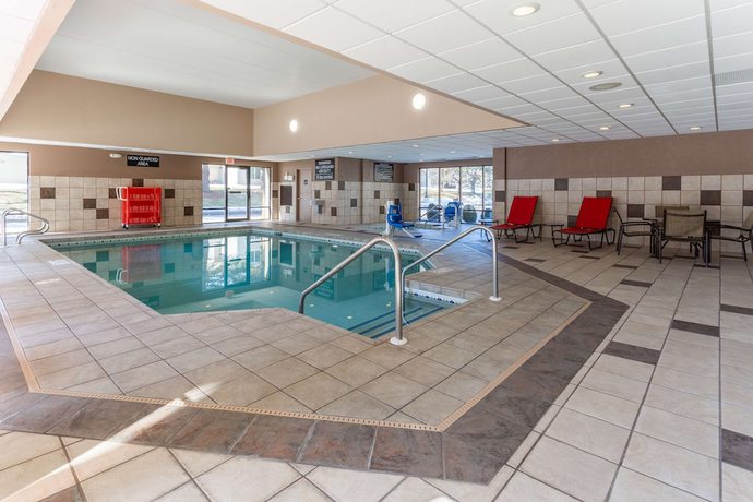 Imagen de la piscina del Hotel Hampton Inn Madison East Towne Mall Area. Foto 20