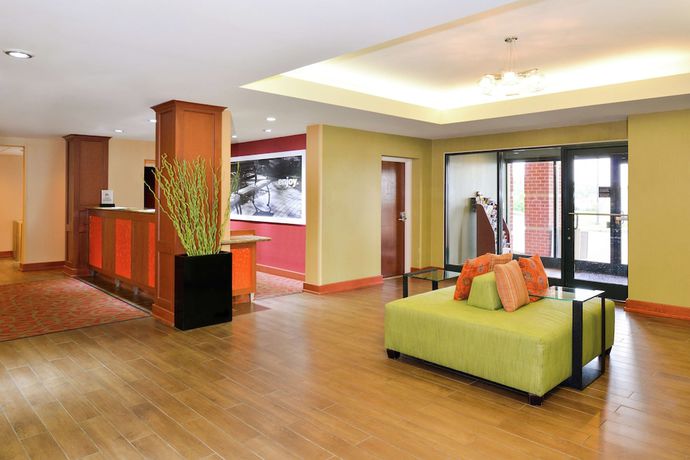 Imagen de los interiores del Hotel Hampton Inn Martinsburg. Foto 19