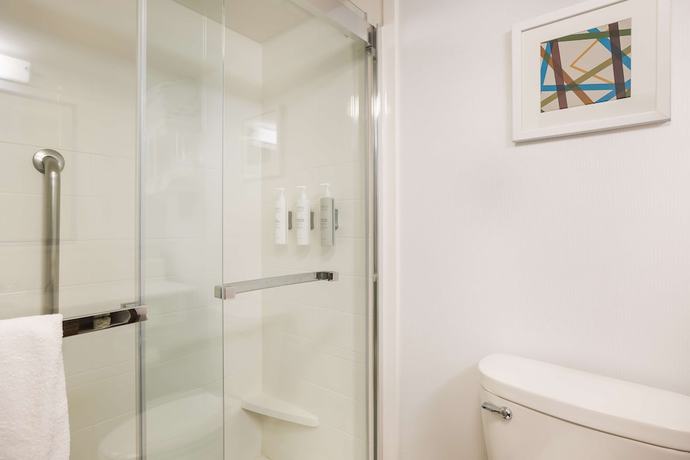 Imagen de la habitación del Hotel Hampton Inn Mchenry. Foto 5