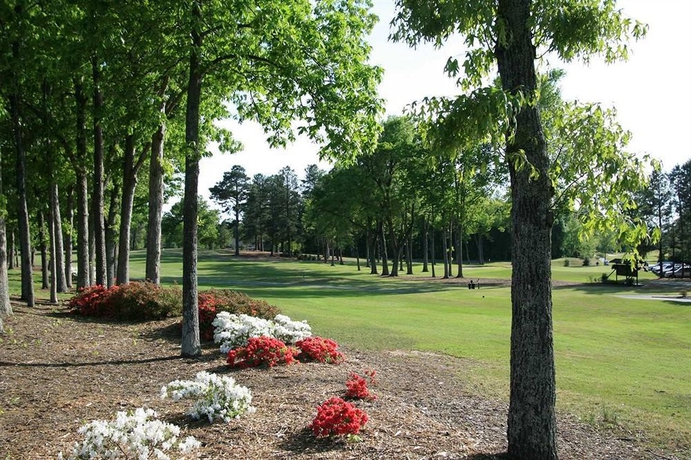 Imagen de los exteriores del Hotel Hampton Inn Mebane. Foto 8