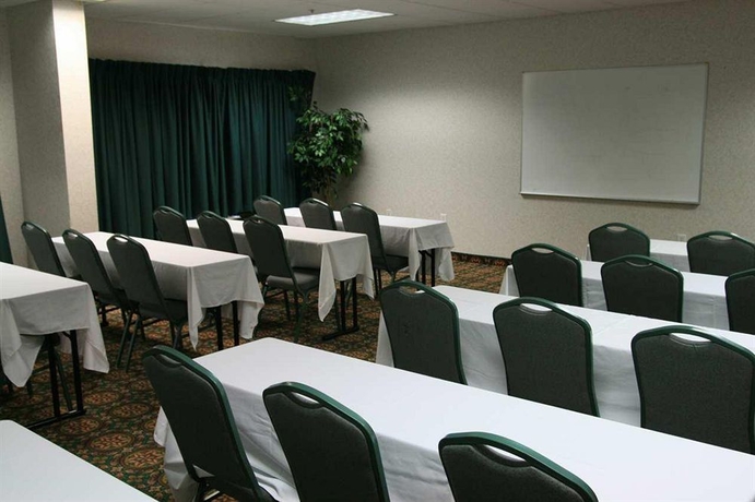 Imagen de los interiores del Hotel Hampton Inn Mebane. Foto 11