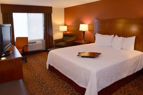 Imagen de la habitación del Hotel Hampton Inn Medford. Foto 6