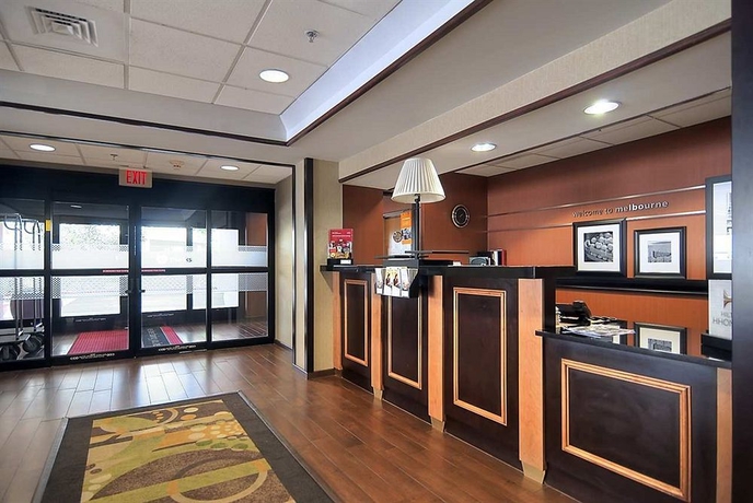 Imagen de los interiores del Hotel Hampton Inn Melbourne. Foto 13