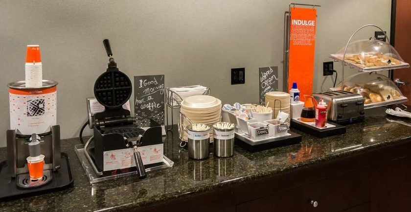 Imagen del bar/restaurante del Hotel Hampton Inn Melbourne-viera. Foto 2
