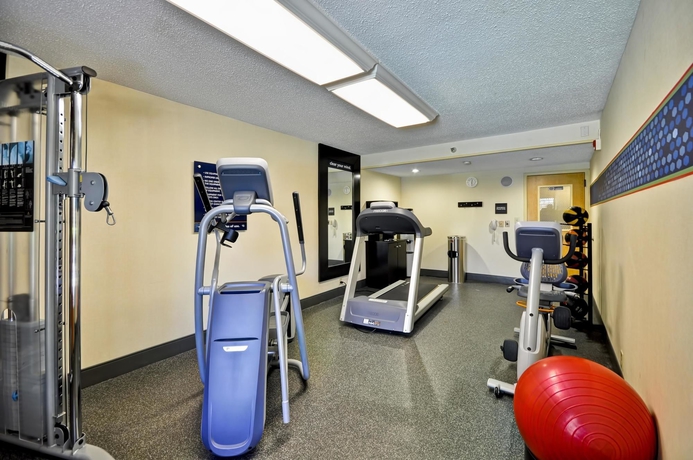 Imagen de los interiores del Hotel Hampton Inn Memphis-poplar. Foto 12