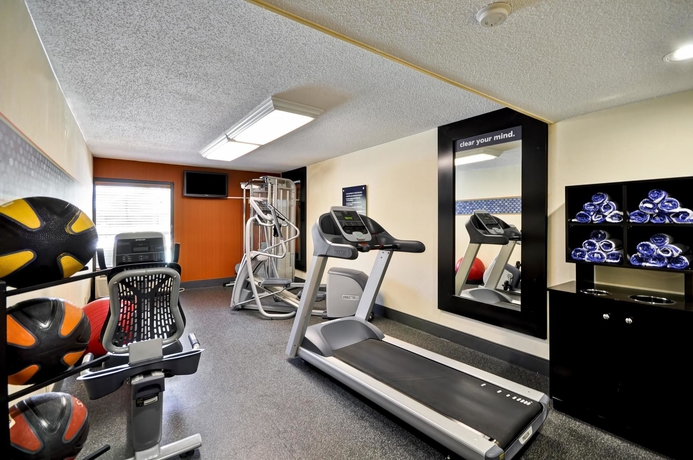 Imagen de los interiores del Hotel Hampton Inn Memphis-poplar. Foto 13