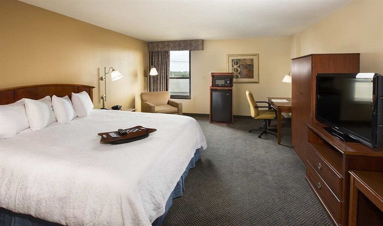 Imagen de la habitación del Hotel Hampton Inn Metairie. Foto 4