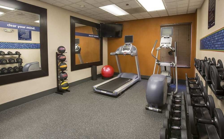 Imagen de los interiores del Hotel Hampton Inn Metairie. Foto 8