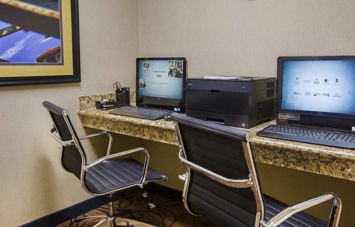 Imagen de los interiores del Hotel Hampton Inn Metairie. Foto 14