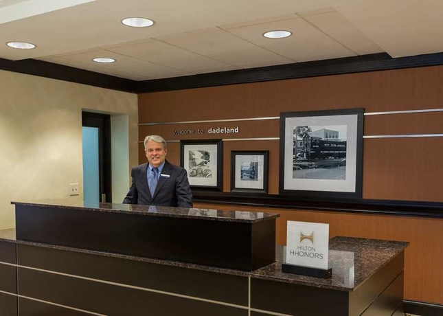 Imagen de los interiores del Hotel Hampton Inn Miami Dadeland. Foto 11