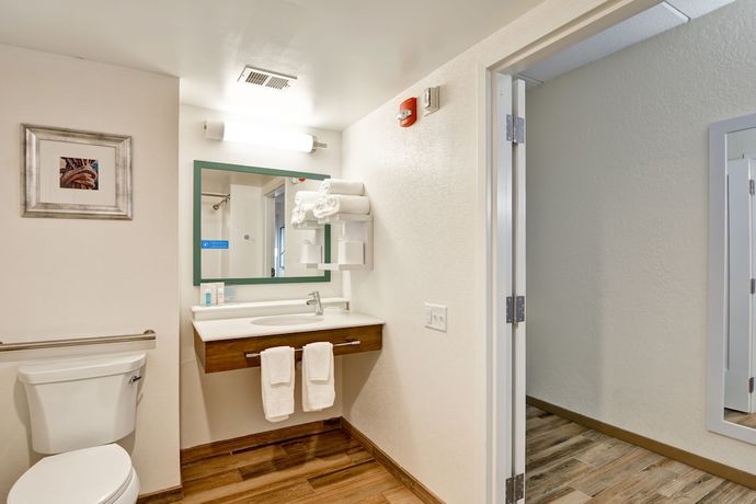 Imagen de la habitación del Hotel Hampton Inn Milford. Foto 2