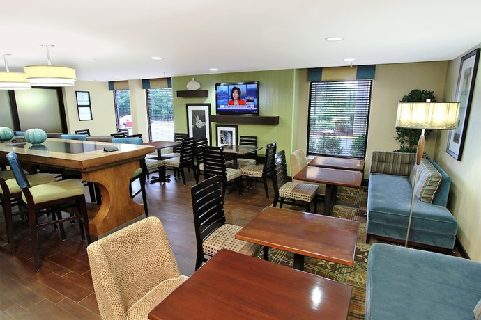 Imagen de los interiores del Hotel Hampton Inn Milford. Foto 19