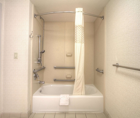 Imagen de la habitación del Hotel Hampton Inn Milpitas. Foto 2
