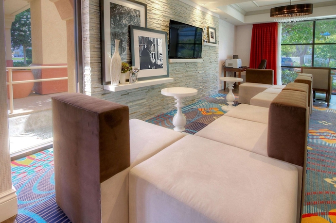 Imagen de los interiores del Hotel Hampton Inn Milpitas. Foto 15