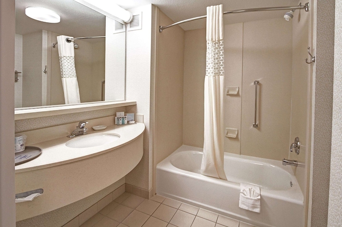 Imagen de la habitación del Hotel Hampton Inn Milpitas. Foto 10