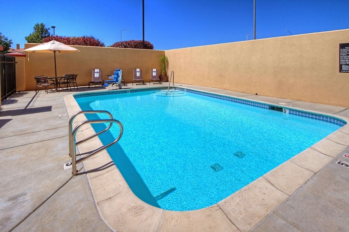 Imagen de la piscina del Hotel Hampton Inn Milpitas. Foto 19