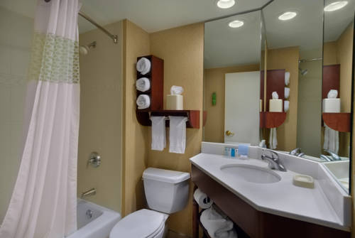 Imagen de la habitación del Hotel Hampton Inn Milwaukee Brookfield. Foto 6