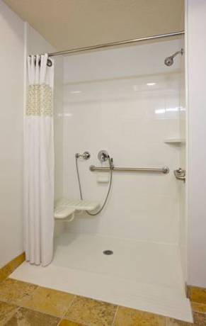 Imagen de la habitación del Hotel Hampton Inn Minneapolis Nw Maple Grove. Foto 5