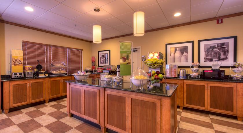 Imagen del bar/restaurante del Hotel Hampton Inn Mobile-i-10/bellingrath Gardens. Foto 2