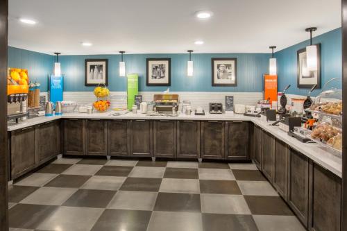 Imagen general del Hotel Hampton Inn Monterey. Foto 3