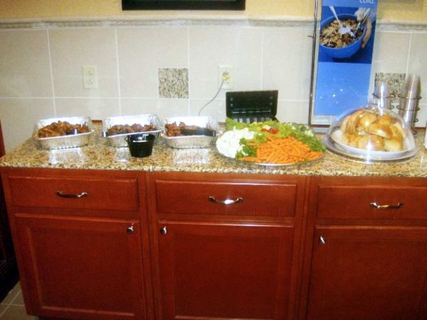 Imagen del bar/restaurante del Hotel Hampton Inn Montgomery-south-airport. Foto 6
