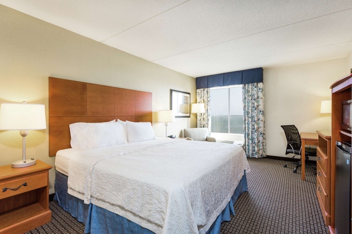 Imagen de la habitación del Hotel Hampton Inn Morehead City. Foto 12