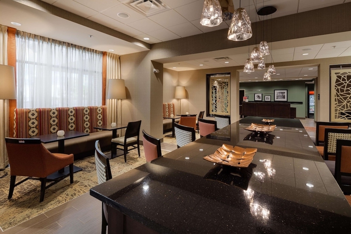 Imagen del bar/restaurante del Hotel Hampton Inn Morristown, I-81, Tn. Foto 5
