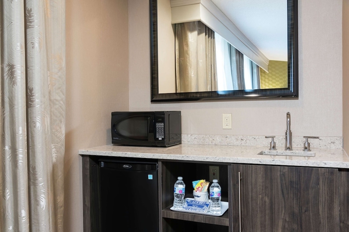 Imagen de la habitación del Hotel Hampton Inn Mount Pleasant. Foto 12