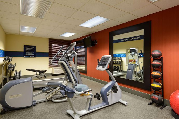 Imagen de los interiores del Hotel Hampton Inn Mt. Vernon. Foto 13