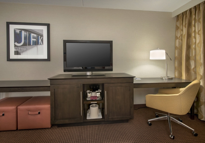 Imagen de la habitación del Hotel Hampton Inn NY-JFK. Foto 6