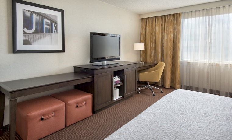 Imagen de la habitación del Hotel Hampton Inn NY-JFK. Foto 7