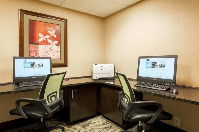Imagen de los interiores del Hotel Hampton Inn Nanuet. Foto 15