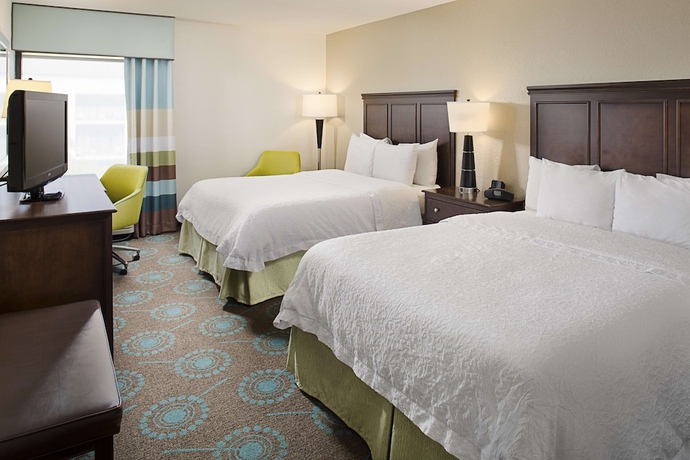 Imagen de la habitación del Hotel Hampton Inn Naples Central. Foto 7