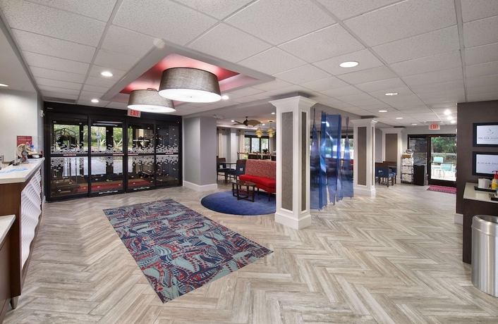 Imagen de los interiores del Hotel Hampton Inn Naples - I-75. Foto 15