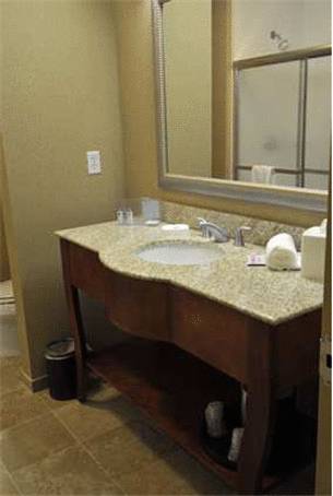 Imagen de la habitación del Hotel Hampton Inn Nashua. Foto 9