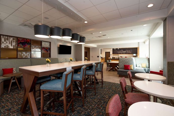 Imagen del bar/restaurante del Hotel Hampton Inn Needles, Ca. Foto 2
