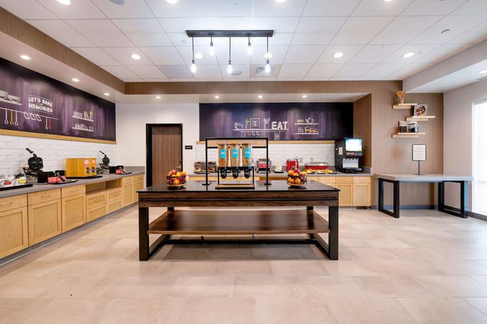 Imagen del bar/restaurante del Hotel Hampton Inn Needles, Ca. Foto 3