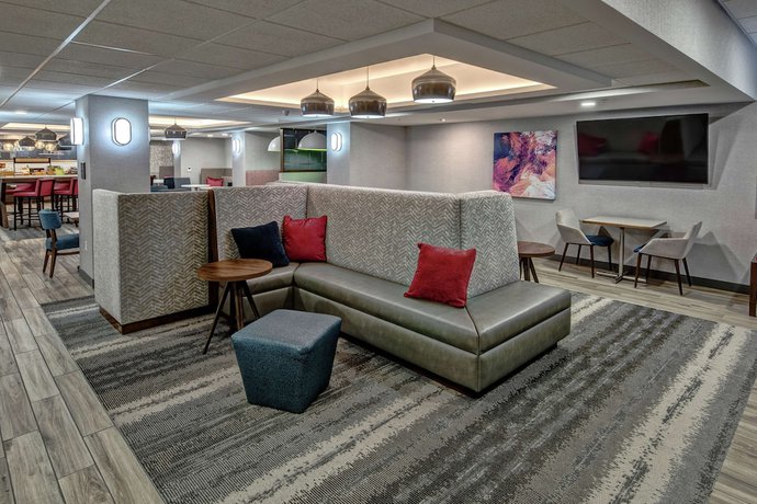 Imagen de los interiores del Hotel Hampton Inn New Albany Louisville West. Foto 17