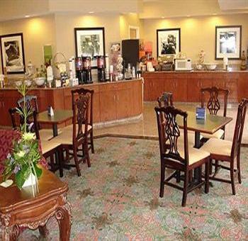 Imagen general del Hotel Hampton Inn New Philadelphia. Foto 2