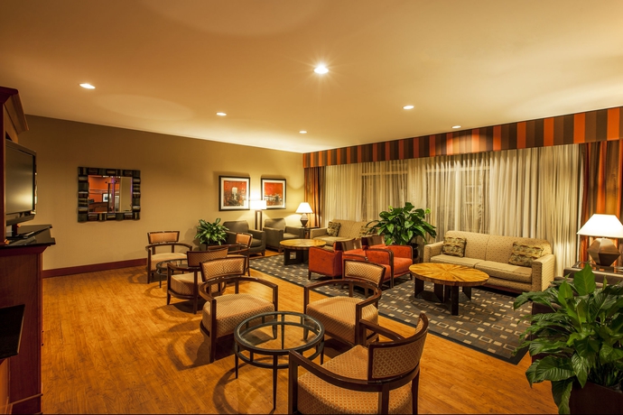 Imagen de los interiores del Hotel Hampton Inn New York LaGuardia Airport. Foto 11