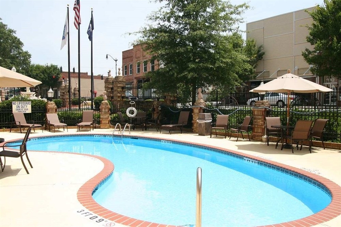 Imagen de la piscina del Hotel Hampton Inn Newberry-opera House. Foto 13