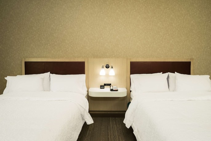 Imagen de la habitación del Hotel Hampton Inn Newport. Foto 7