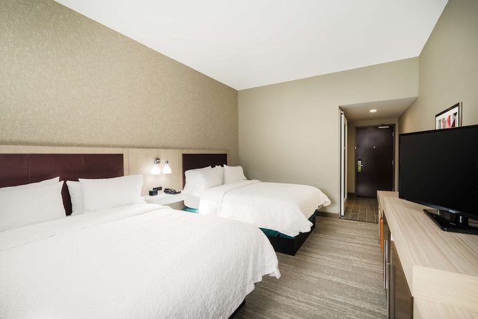 Imagen de la habitación del Hotel Hampton Inn Newport. Foto 8