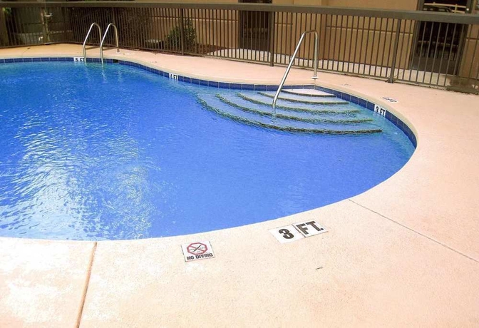 Imagen de la piscina del Hotel Hampton Inn Niceville - Eglin Air Force Base. Foto 14