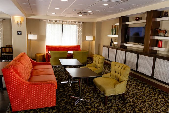 Imagen del bar/restaurante del Hotel Hampton Inn Norco-Corona-Eastvale. Foto 2