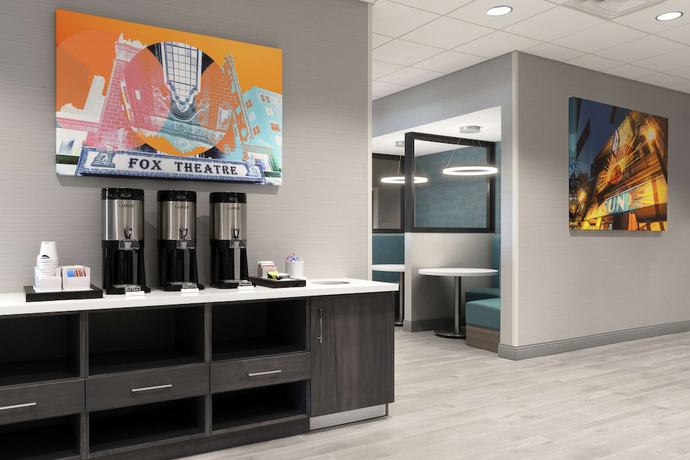 Imagen de los interiores del Hotel Hampton Inn O'fallon. Foto 14