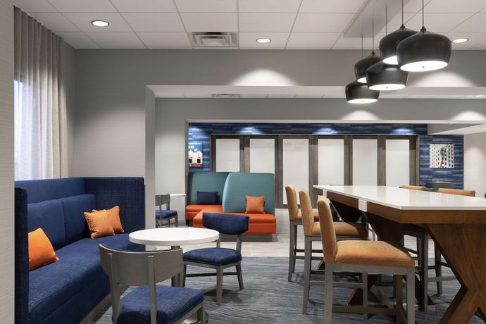 Imagen de los interiores del Hotel Hampton Inn O'fallon. Foto 18