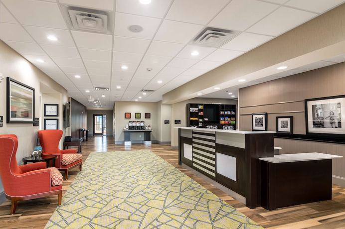 Imagen de los interiores del Hotel Hampton Inn Oklahoma City Northeast. Foto 18